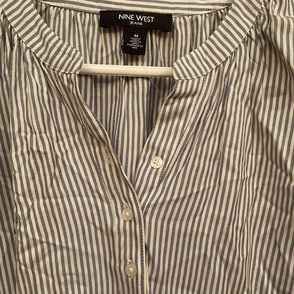 Like new medium Nine West Green striped top